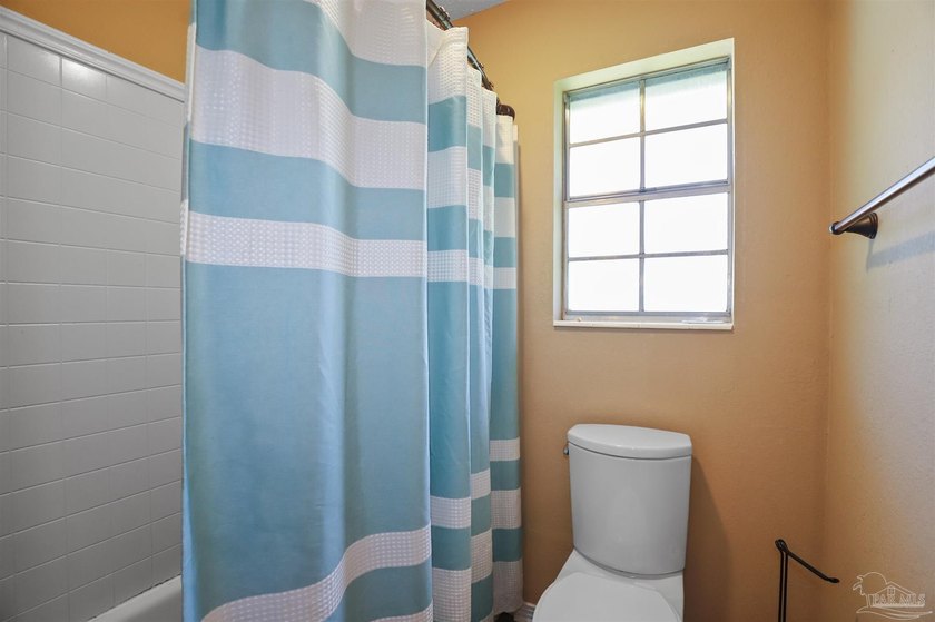Discover this updated Gulf Breeze pool home with no HOA - photo 22