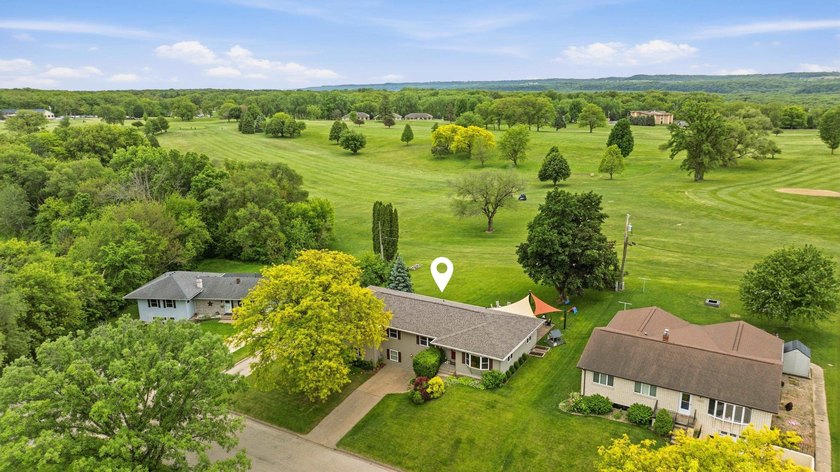 Backing up directly to the beautiful Lacoma Golf Course, Red - photo 50