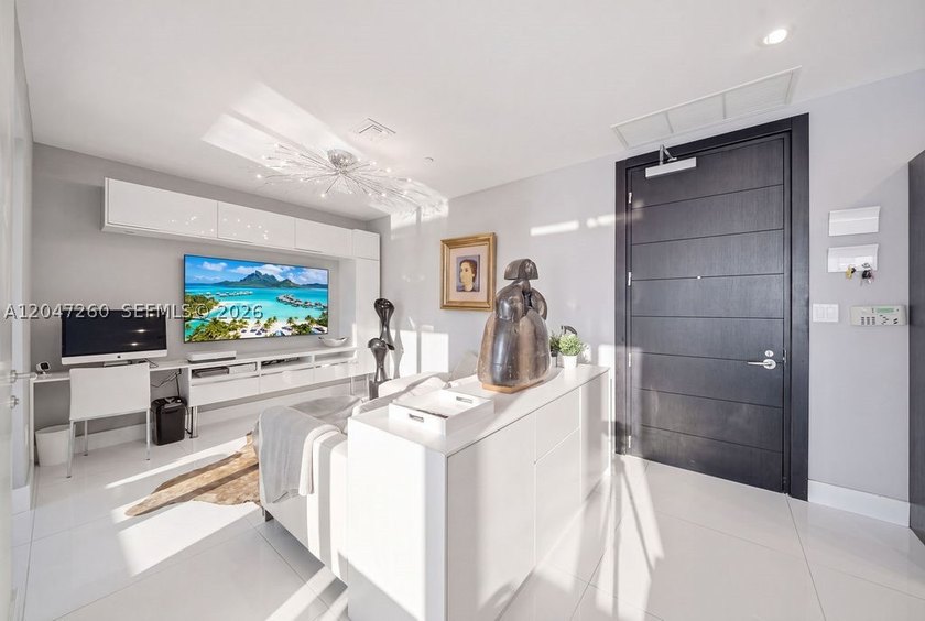 Stunning high-floor residence at EPIC with breathtaking - photo 8