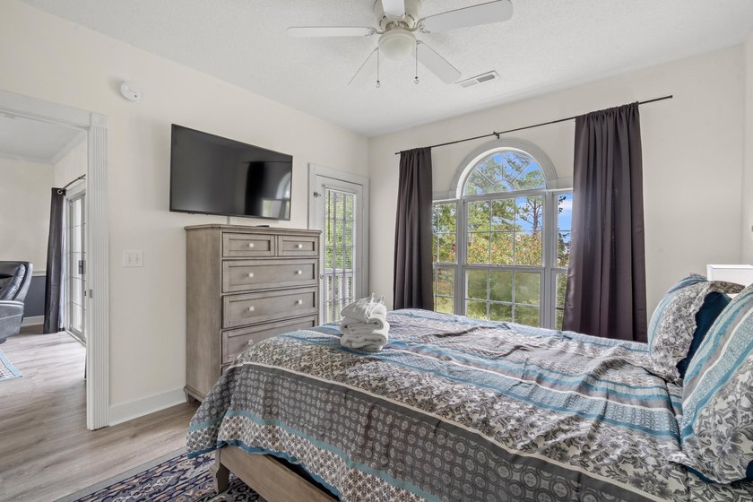 Welcome to this beautifully maintained 2-bedroom, 2-bathroom - photo 13