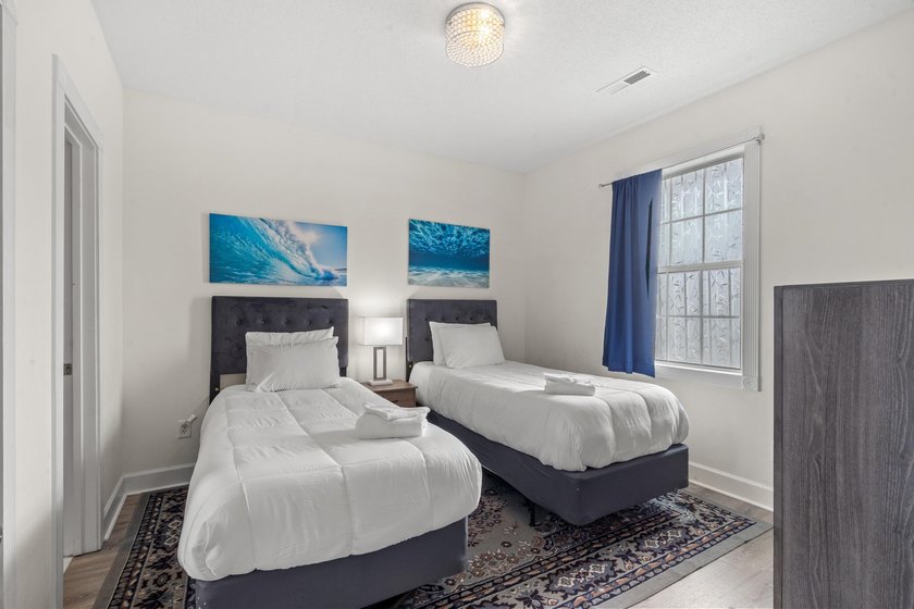Welcome to this beautifully maintained 2-bedroom, 2-bathroom - photo 15