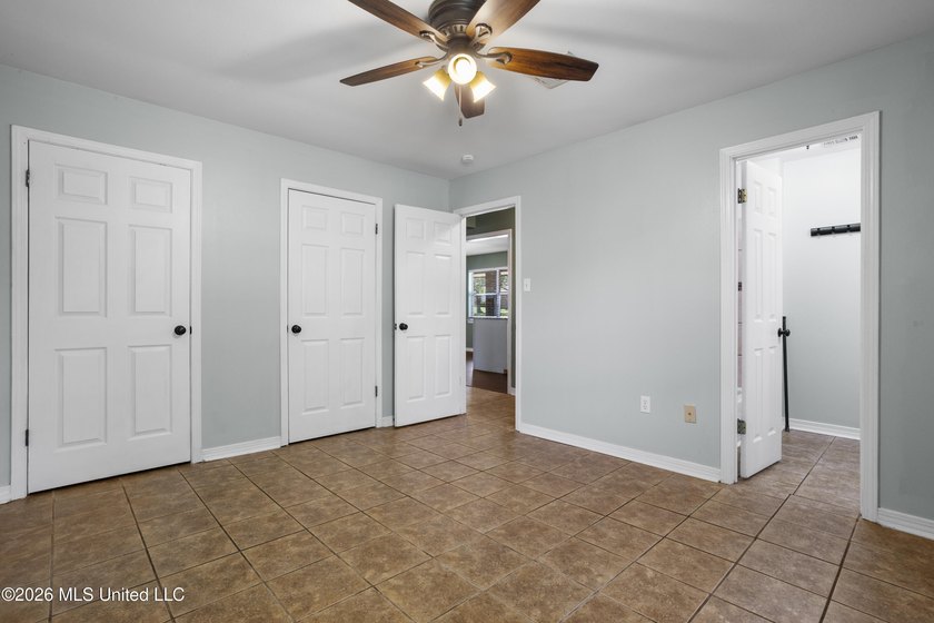 Welcome home to this beautifully updated 4-bedroom, 2-bath - photo 21