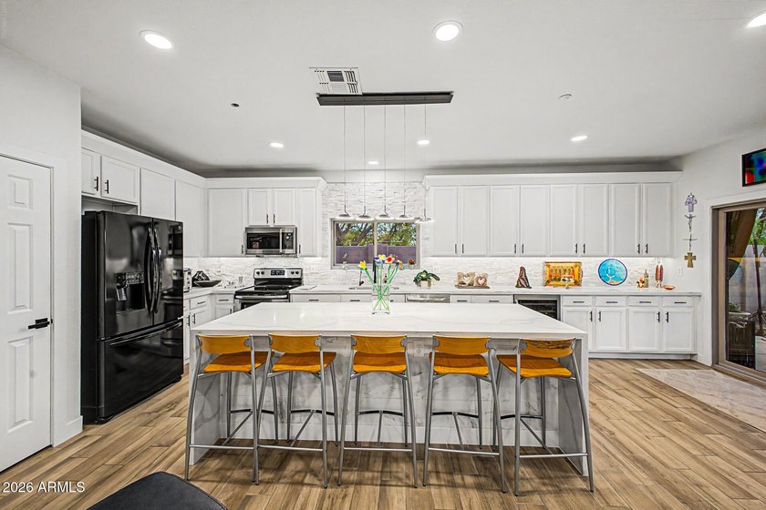 Welcome to your exclusive sanctuary where luxury, comfort, and - photo 24
