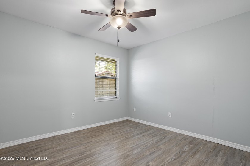 Welcome home to this beautifully updated 4-bedroom, 2-bath - photo 25