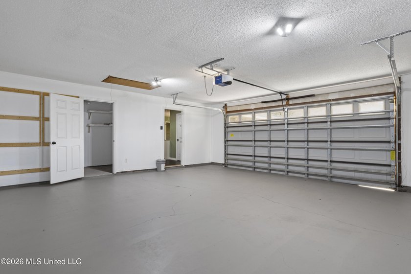 Welcome home to this beautifully updated 4-bedroom, 2-bath - photo 29