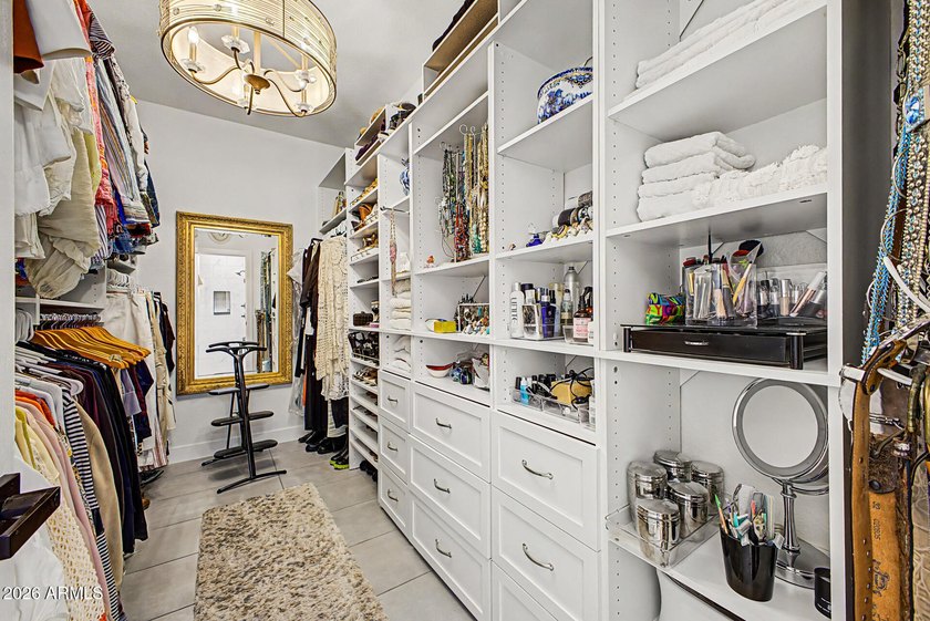 Welcome to your exclusive sanctuary where luxury, comfort, and - photo 33