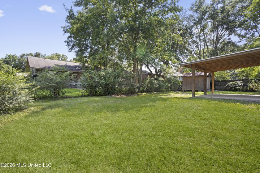 Welcome home to this beautifully updated 4-bedroom, 2-bath - photo 33