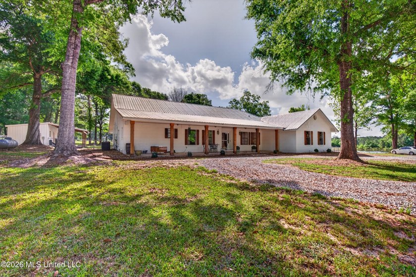 PRICED UNDER APPRAISAL VALUE - DON'T MISS THIS INCREDIBLE - photo 4