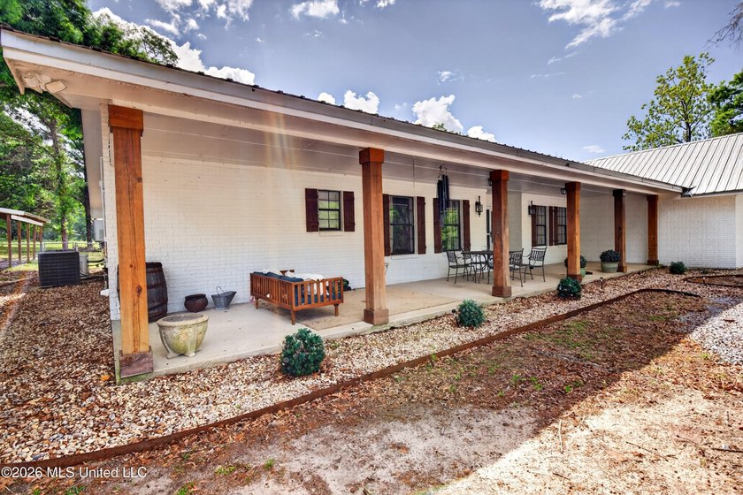 PRICED UNDER APPRAISAL VALUE - DON'T MISS THIS INCREDIBLE - photo 9