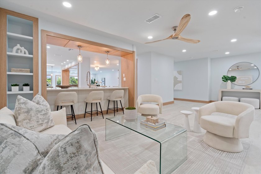 Waterfront dream home reimagined located in the prestigious - photo 8
