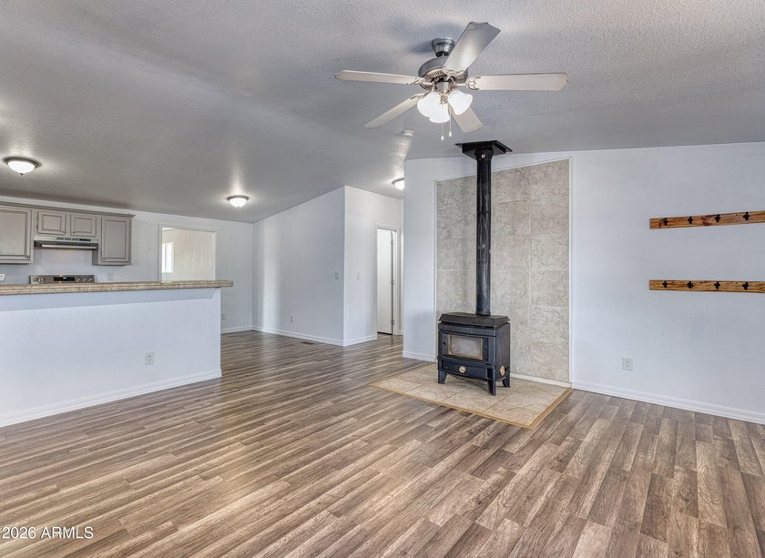 8429 Pinon Drive, Show Low, AZ 85901 - Freshly updated and - photo 2