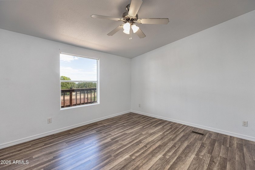 8429 Pinon Drive, Show Low, AZ 85901 - Freshly updated and - photo 9