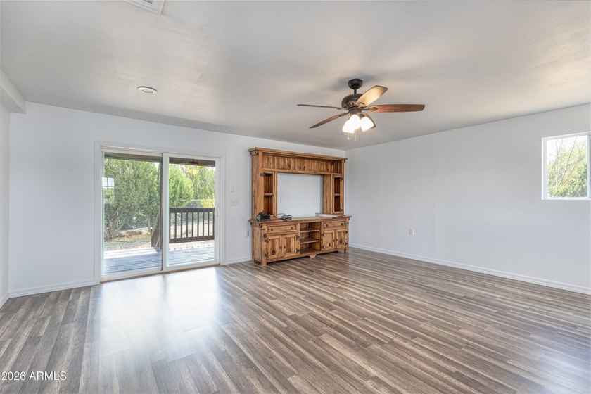 8429 Pinon Drive, Show Low, AZ 85901 - Freshly updated and - photo 10
