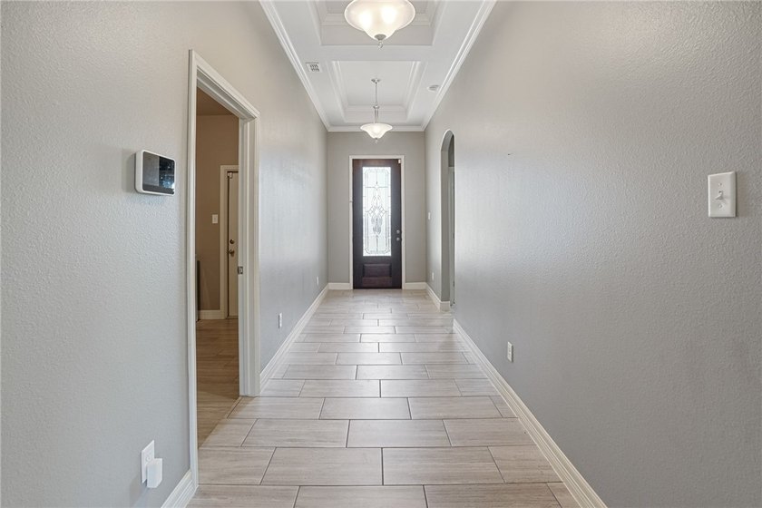 Welcome to 7618 Dove Hollow Drive. This gorgeous 3 bedroom 2 - photo 8