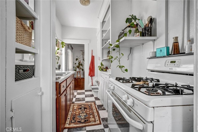 Welcome to this charming turn-of-the-century Craftsman Bungalow - photo 13