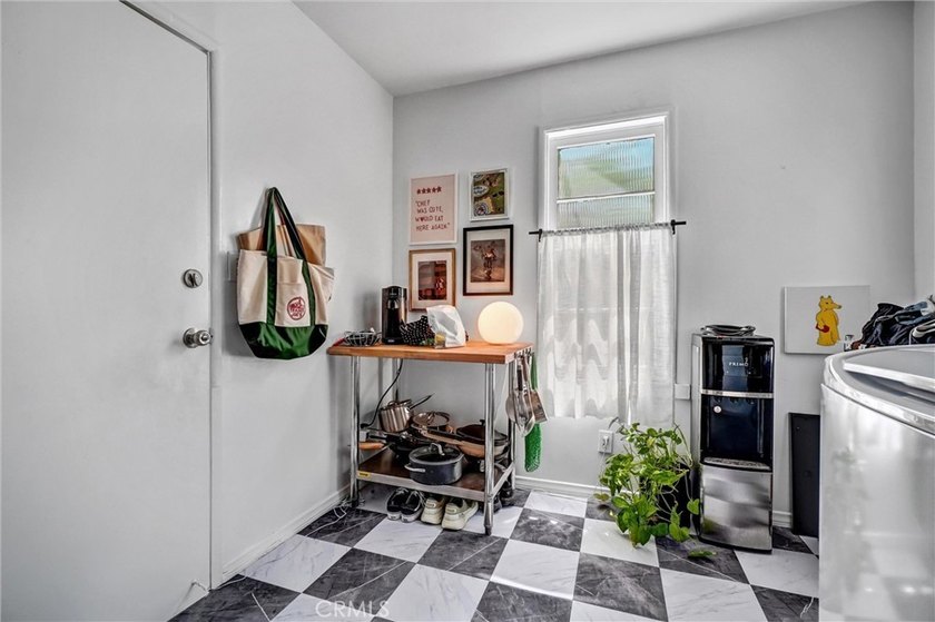 Welcome to this charming turn-of-the-century Craftsman Bungalow - photo 16
