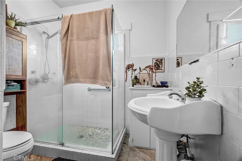 Welcome to this charming turn-of-the-century Craftsman Bungalow - photo 19
