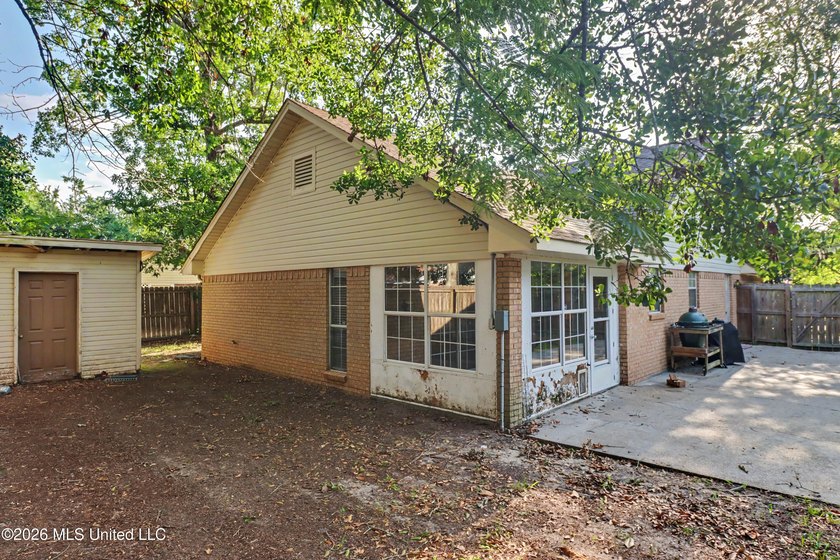 PRIME LOCATION, ENDLESS POTENTIAL! Welcome to this 2-bedroom - photo 14