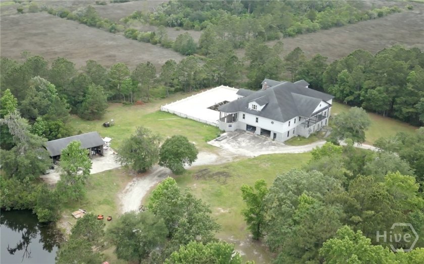 Discover an unparalleled opportunity with this expansive 78 - photo 3