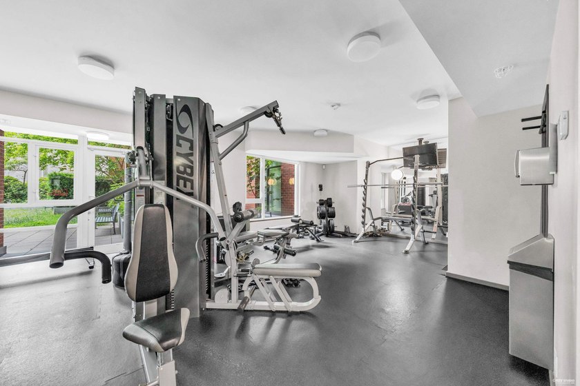 RARE 1 BED+ DEN+ FLEX in highly sought-after 'SOCIAL' in Mount - photo 33