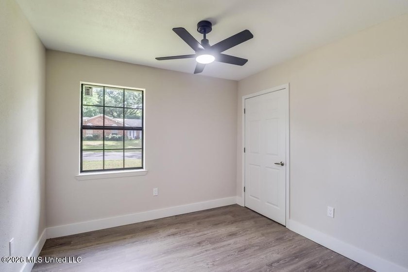 Back on the market through no fault of the seller. Get ready to - photo 10