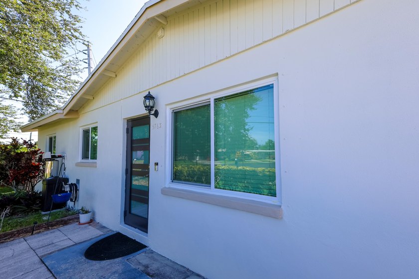NO HOA! Nicely kept 3-bedroom, 2-bath single-family home - photo 6