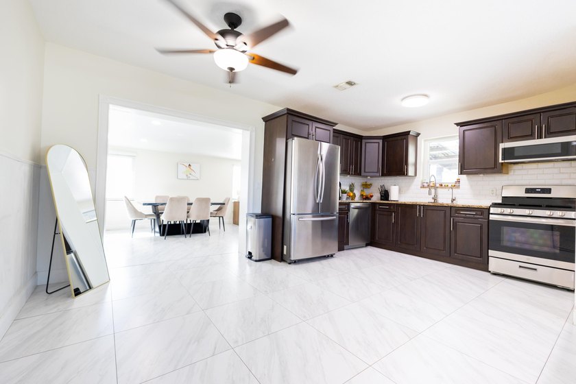 NO HOA! Nicely kept 3-bedroom, 2-bath single-family home - photo 10