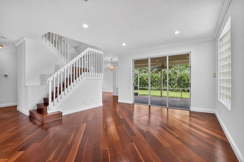 This spacious true 5-bedroom, 3-bathroom home in a gated West - photo 5