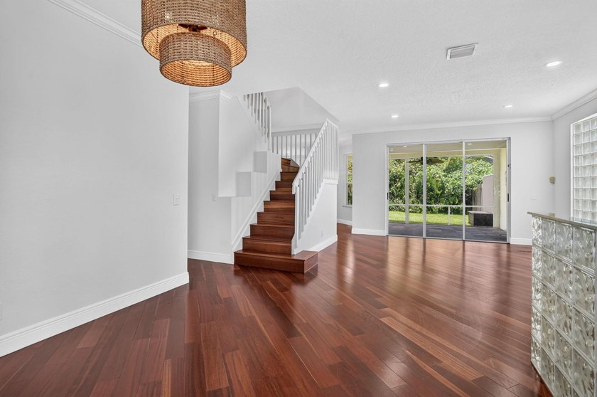 This spacious true 5-bedroom, 3-bathroom home in a gated West - photo 10