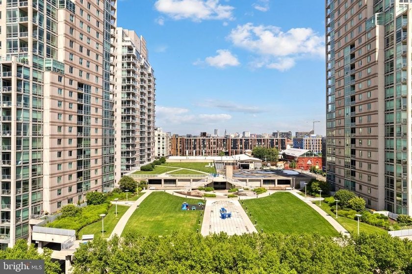 Welcome to Residence F407 at Waterfront Squarea true one-of-one - photo 33
