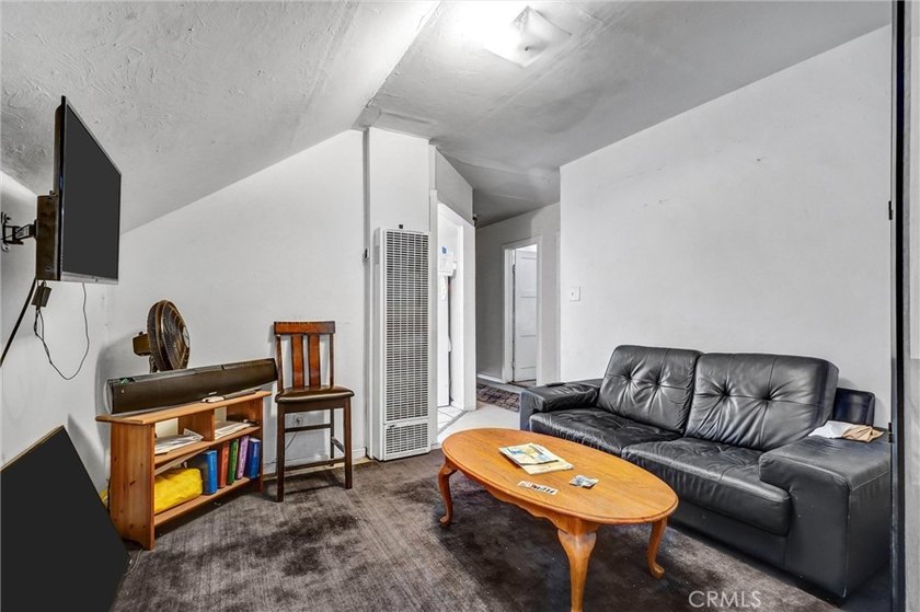 Welcome to the Gowdy House, a classic Craftsman triplex located - photo 37