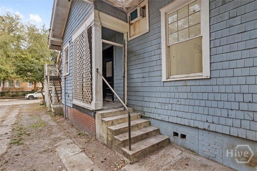 This property hold endless potential to become the home of your - photo 7