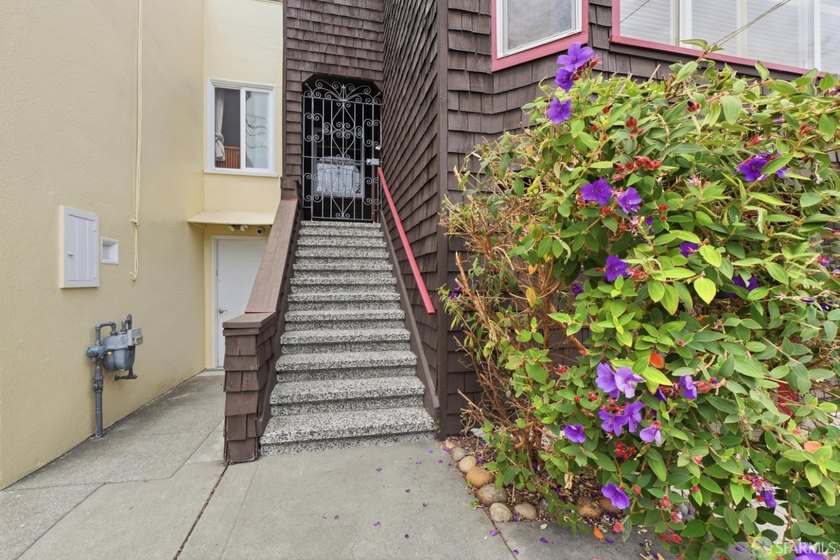 This exceptional opportunity in the Excelsior District sits - photo 5