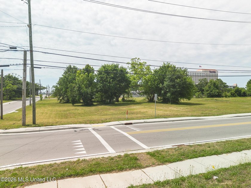 Prime opportunity in the heart of East Biloxi. This vacant - photo 3
