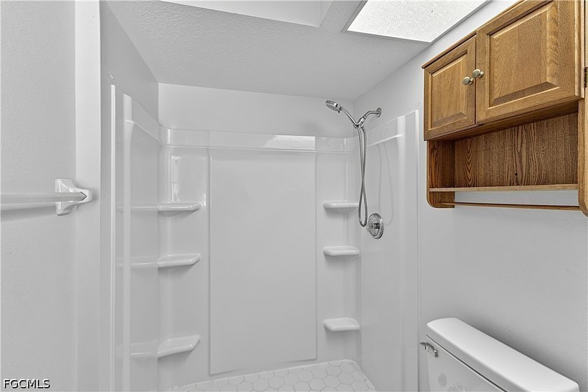 Here's your opportunity to get into an affordable three bedroom - photo 11