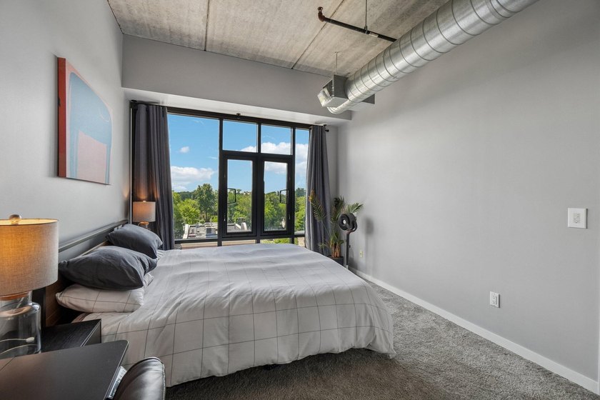 Live in the heart of Royal Oak just two blocks from downtown! - photo 11