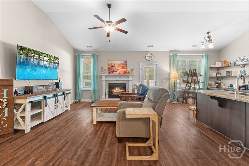 Motivated sellers! Say hello to 161 Laguna Way (aka your new - photo 8