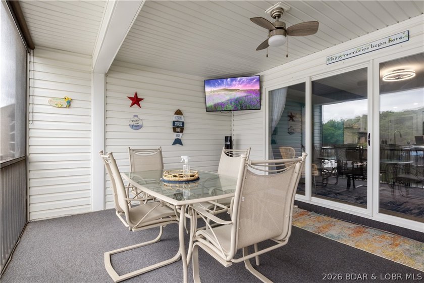 Completely renovated and move-in ready, this beautiful 2 bed, 2 - photo 21