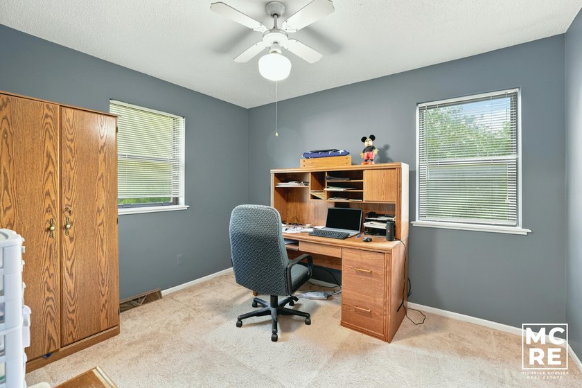 Experience the perfect blend of tranquil lakefront living and - photo 24