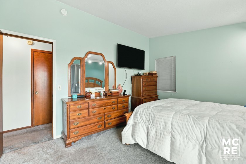 Experience the perfect blend of tranquil lakefront living and - photo 27