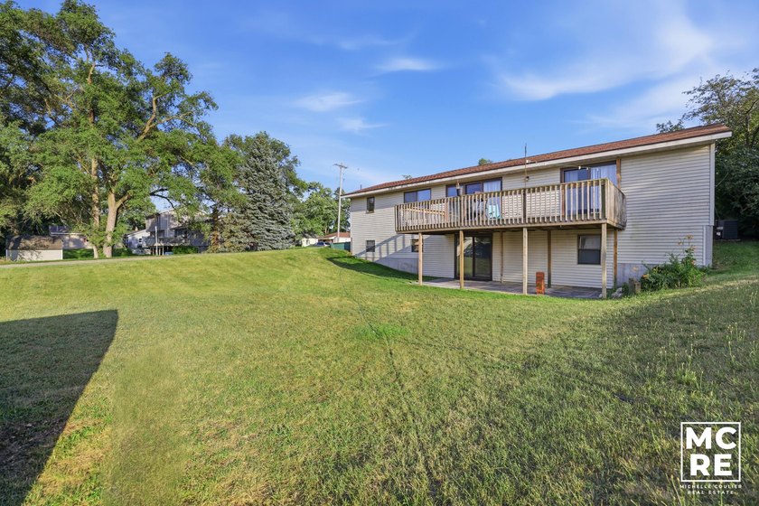 Experience the perfect blend of tranquil lakefront living and - photo 46