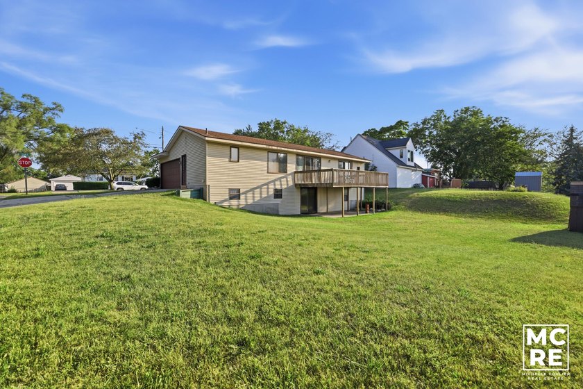Experience the perfect blend of tranquil lakefront living and - photo 48