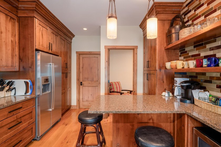 Beautifully remodeled 4BD/4BA Fairway Nine townhome. Renovated - photo 13