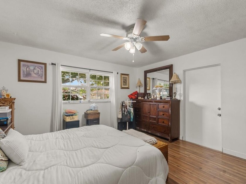 Don't miss this charming 2,325 sq. ft. CBS pool home in Orange - photo 17