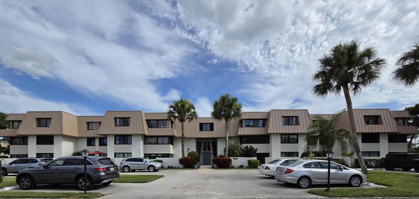 Move-In Ready * Fully Renovated * Stunning Sunset Views * - photo 38