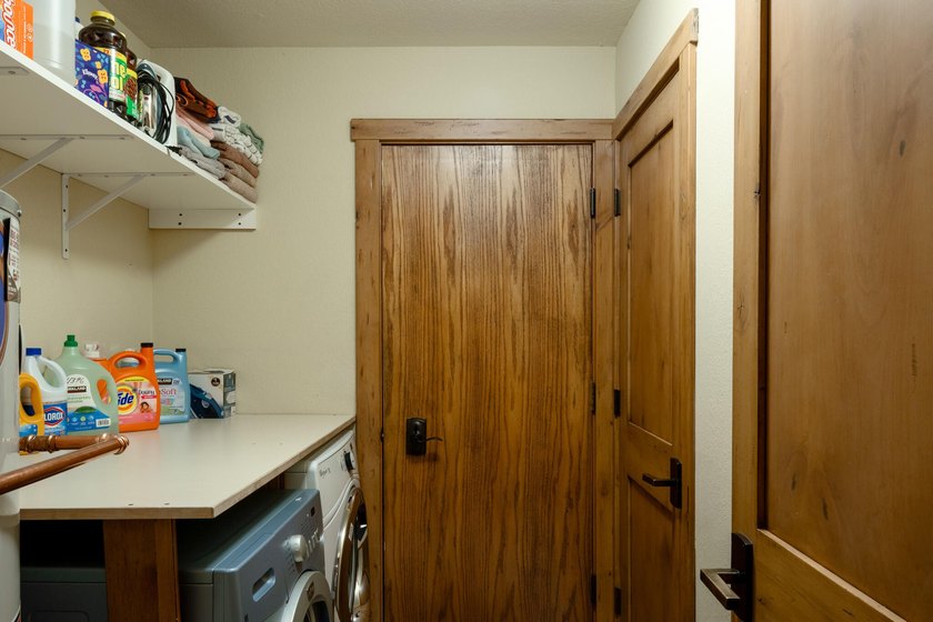 Beautifully remodeled 4BD/4BA Fairway Nine townhome. Renovated - photo 46