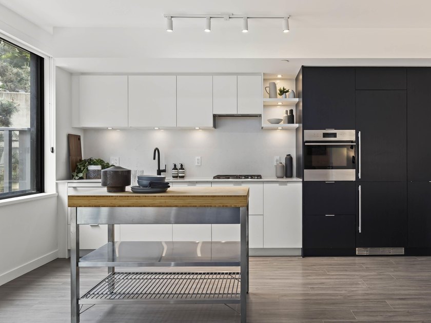 New York City Vibes! This cosmopolitan Jr. 2 bed home at the - photo 7