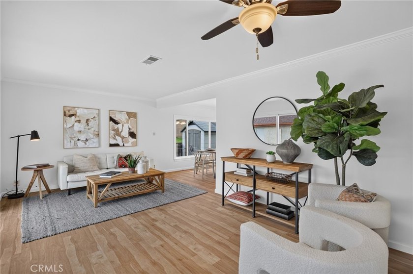Excellent opportunity to own a home on an expansive 10,049 sq - photo 4