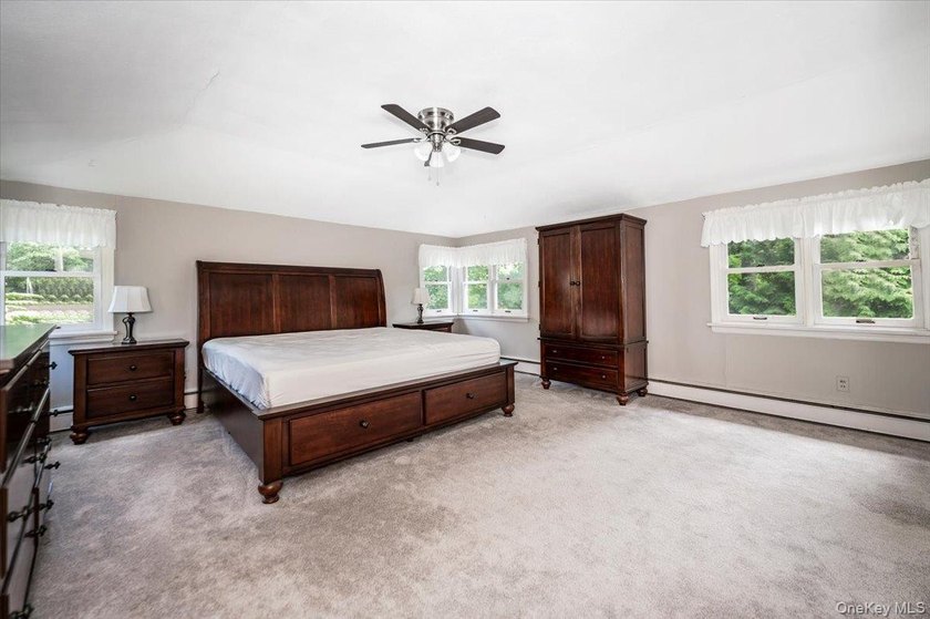 Welcome to 36 Seaview Avenue - a truly magnificent colonial - photo 19