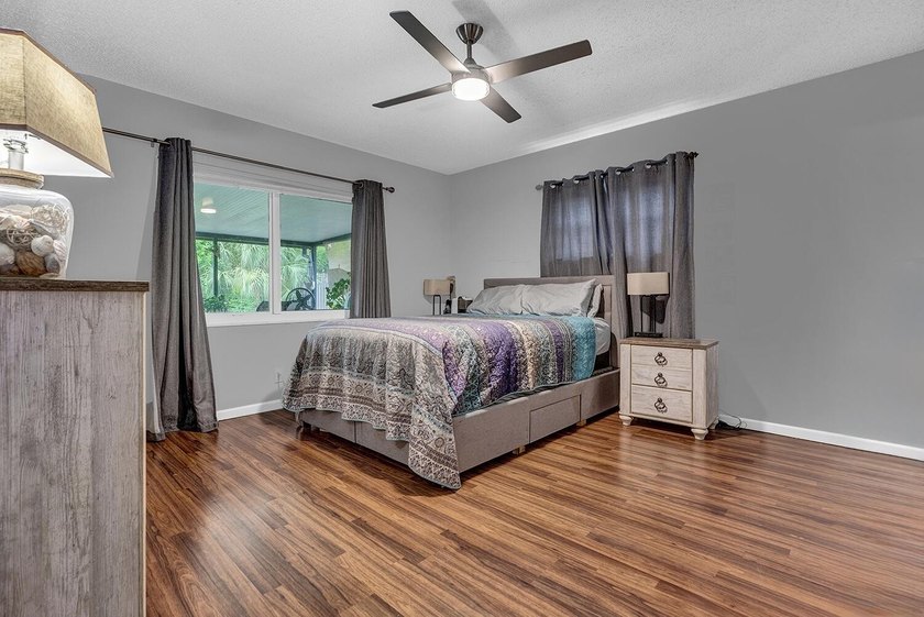 Welcome to this charming 3-bedroom, 2-bath single-family home in - photo 19
